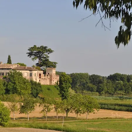 Le Quattro Stagioni And Bed and Breakfast *